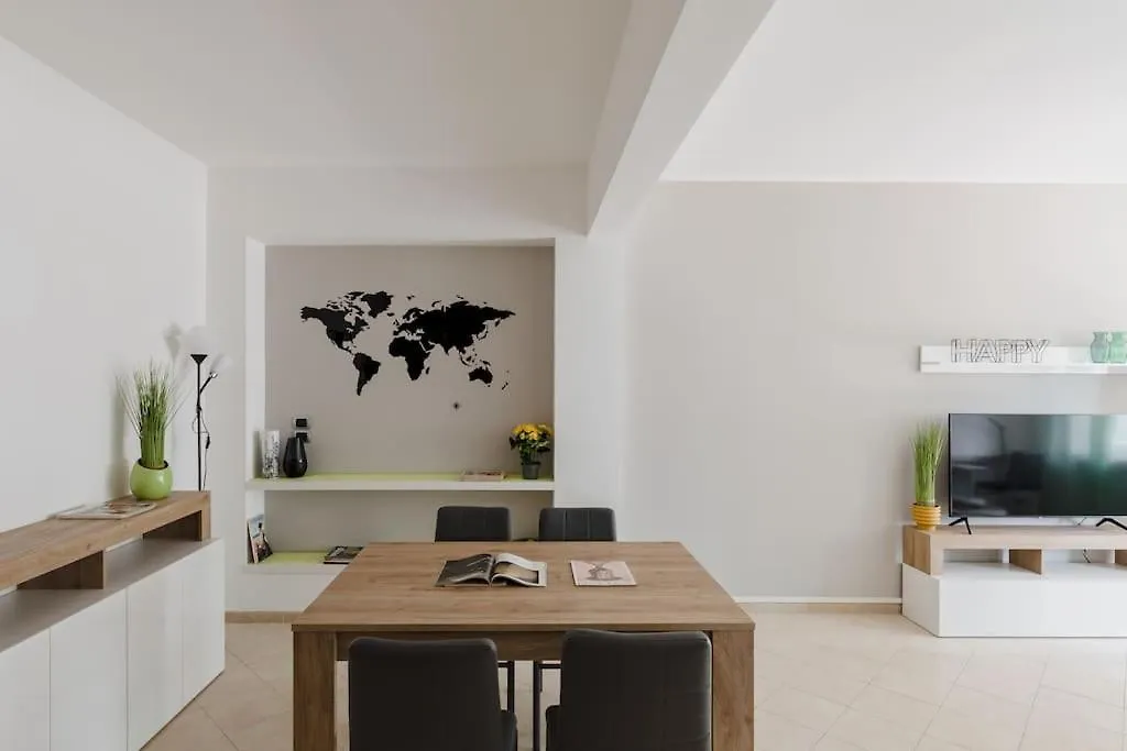 Apartment Cinecitta Incantevole E Moderno 2+2+1 Ac Wifi Rome Italy